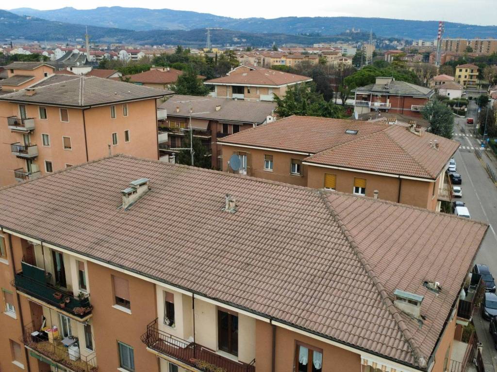 Appartamento a Verona in Via Adriano Valerini, 25 - Foto 2