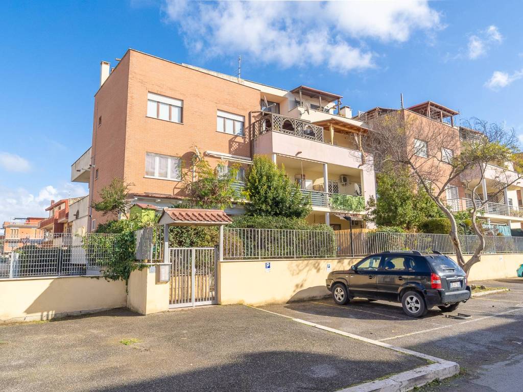 Appartamento a Fiumicino in Via Antonluigi Pietrogrande - Foto 2