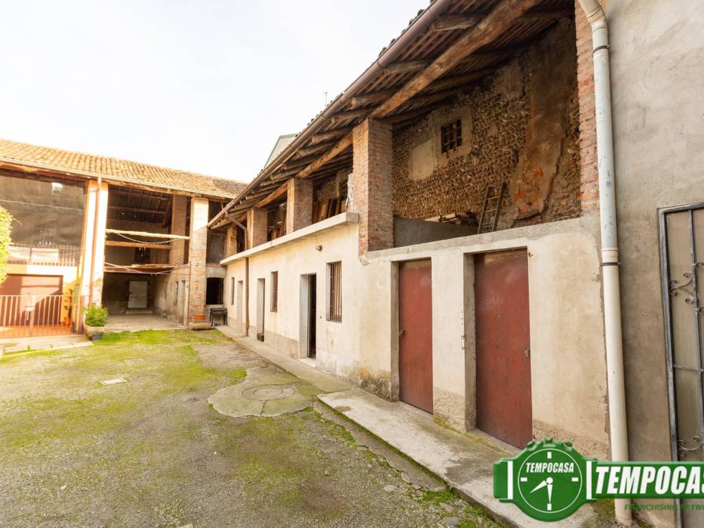 Casa indipendente a Rivolta d'adda in Piazza Camillo Benso di Cavour - Foto 2