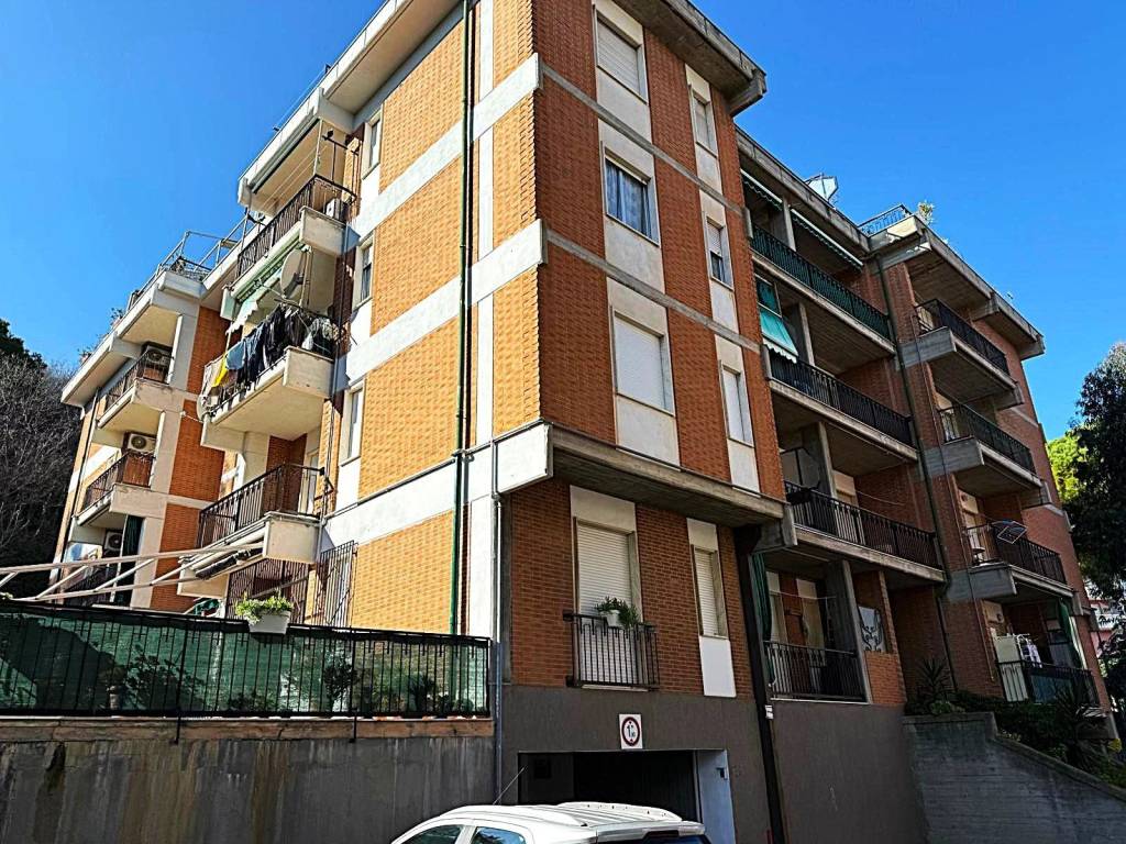 Appartamento a Borghetto santo spirito in Piazza Repubblica dell'Ossola, 2 - Foto 2