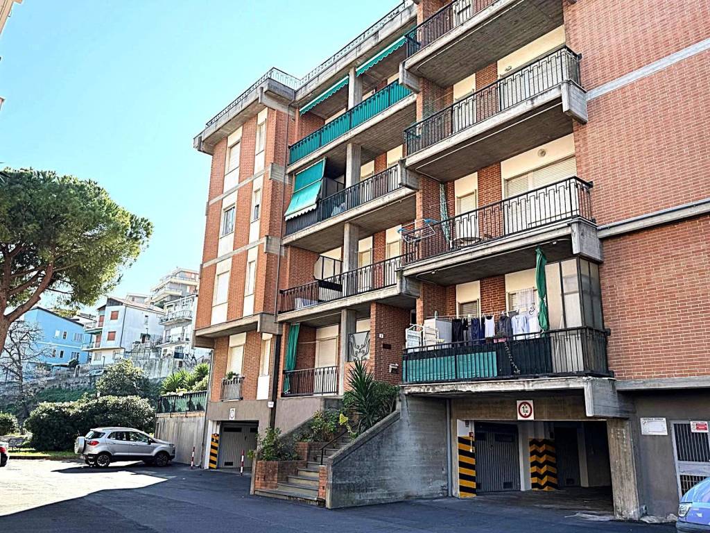 Appartamento a Borghetto santo spirito in Piazza Repubblica dell'Ossola, 2 - Foto 3