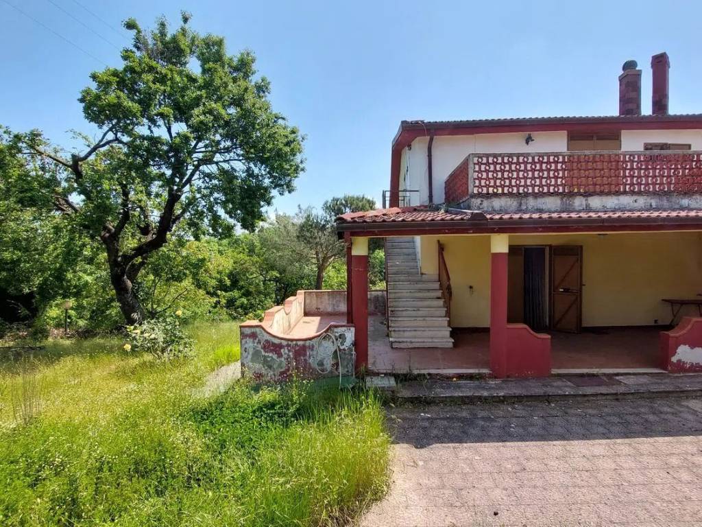 Villa a Melfi in S.S.401 Km 3 No Number - Foto 3