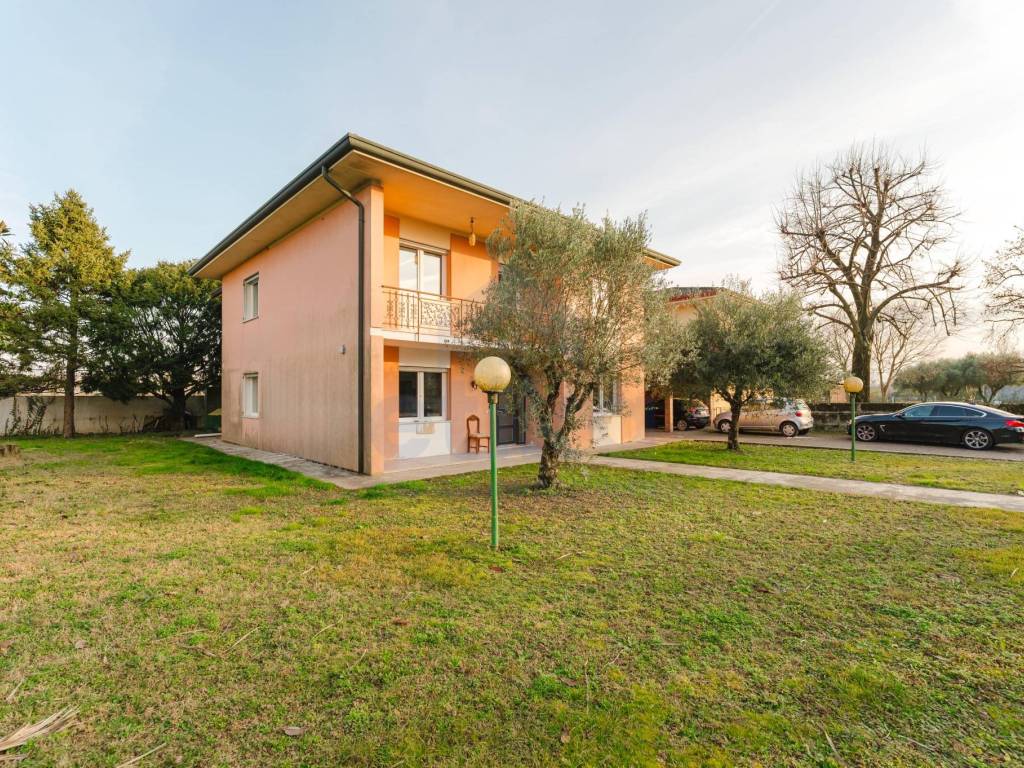 Villa a Paese in Via Arrigo Boito, 3 - Foto 2