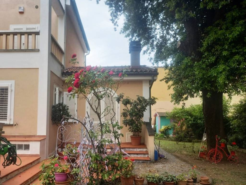 Villa a Livorno in Via San Jacopo Acquaviva - Foto 2