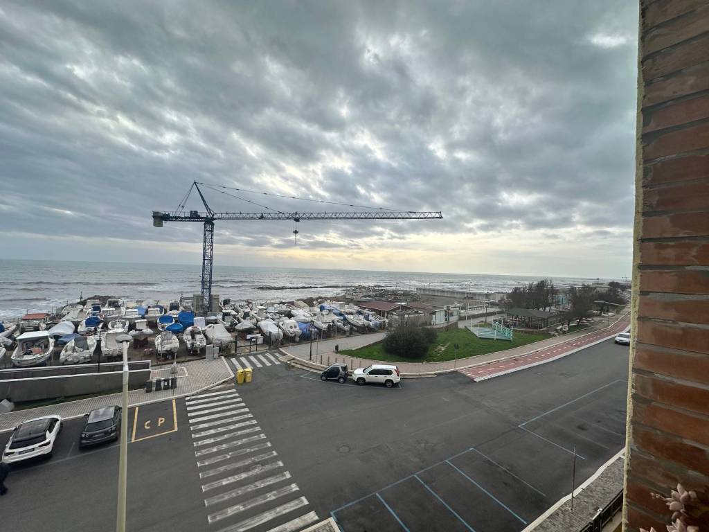 Appartamento a Ladispoli in Via Milano - Foto 2