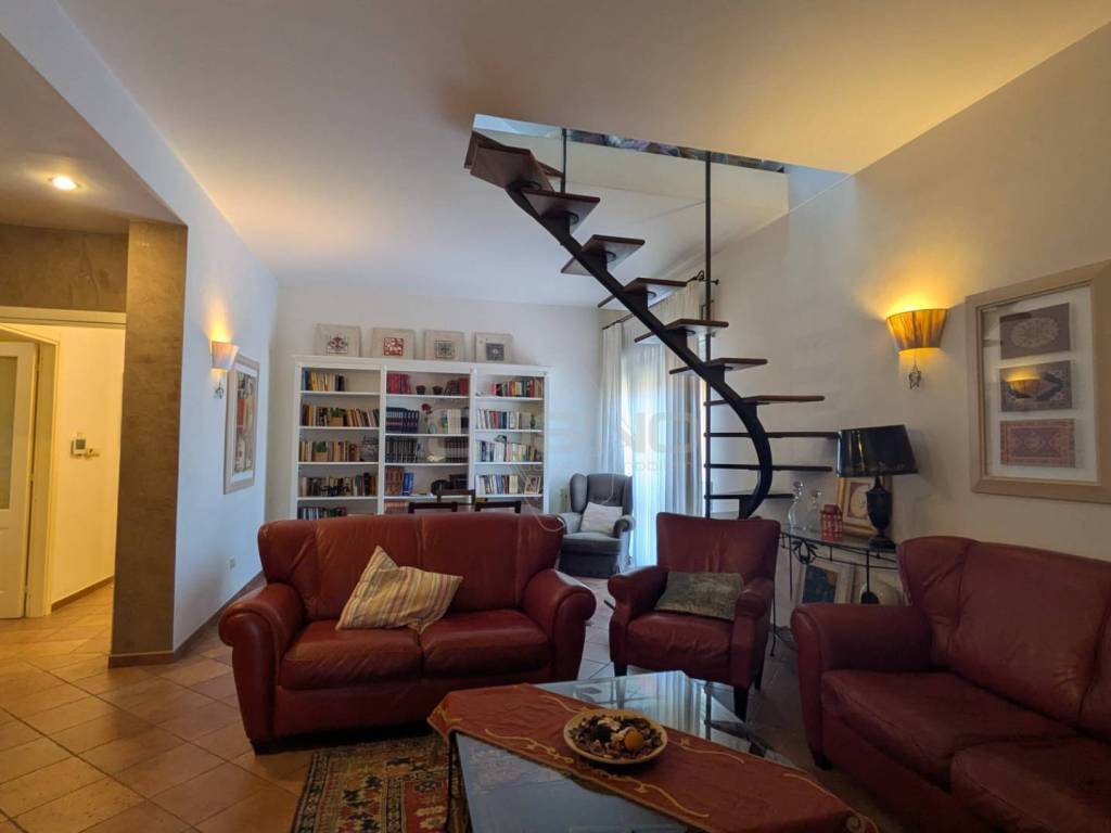 Appartamento a Floridia in VIALE VITTORIO VENETO - Foto 3