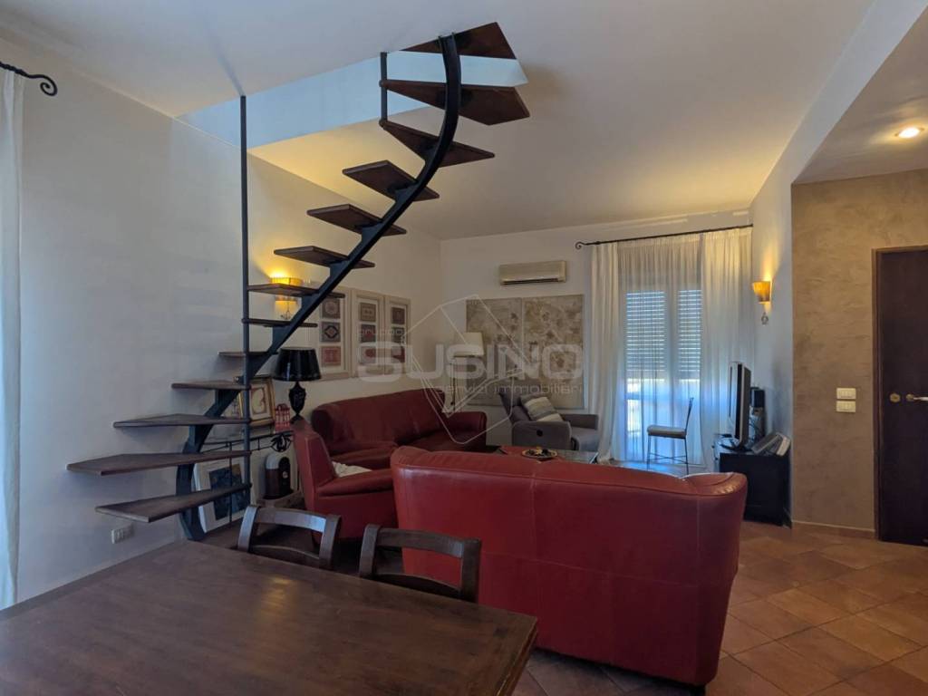 Appartamento a Floridia in VIALE VITTORIO VENETO - Foto 4