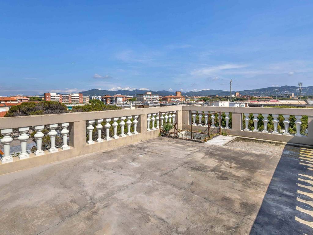 Appartamento a Livorno in Viale Nazario Sauro - Foto 3