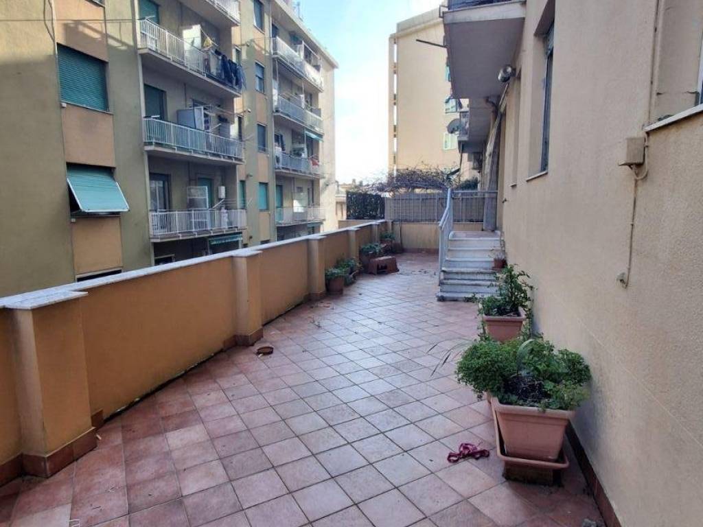 Appartamento a Genova in Via Monte Rosa - Foto 2