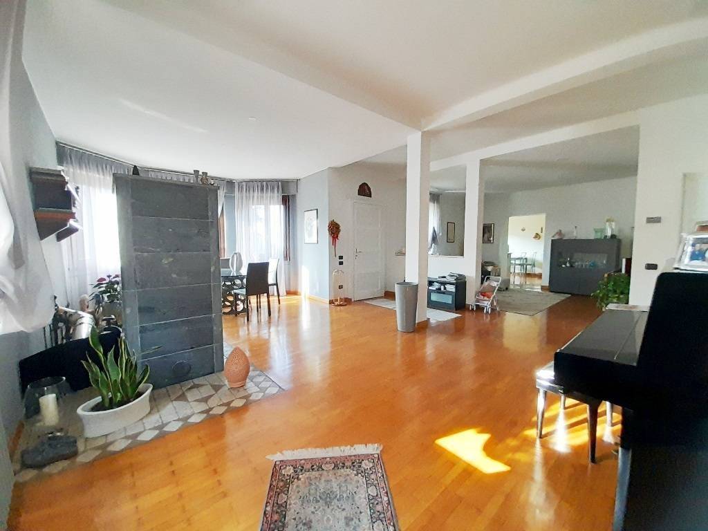 Villa a Caslino d'erba in Vicolo Armando Diaz - Foto 5