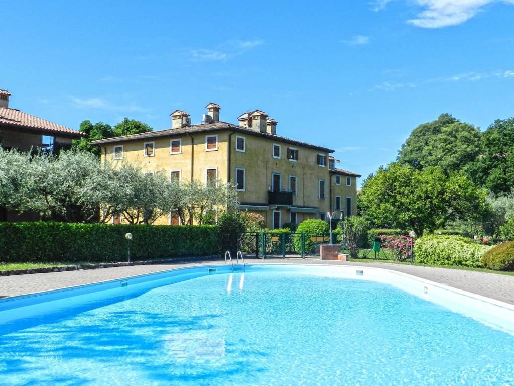 Appartamento a Peschiera del garda in Via Torbiera - Foto 2