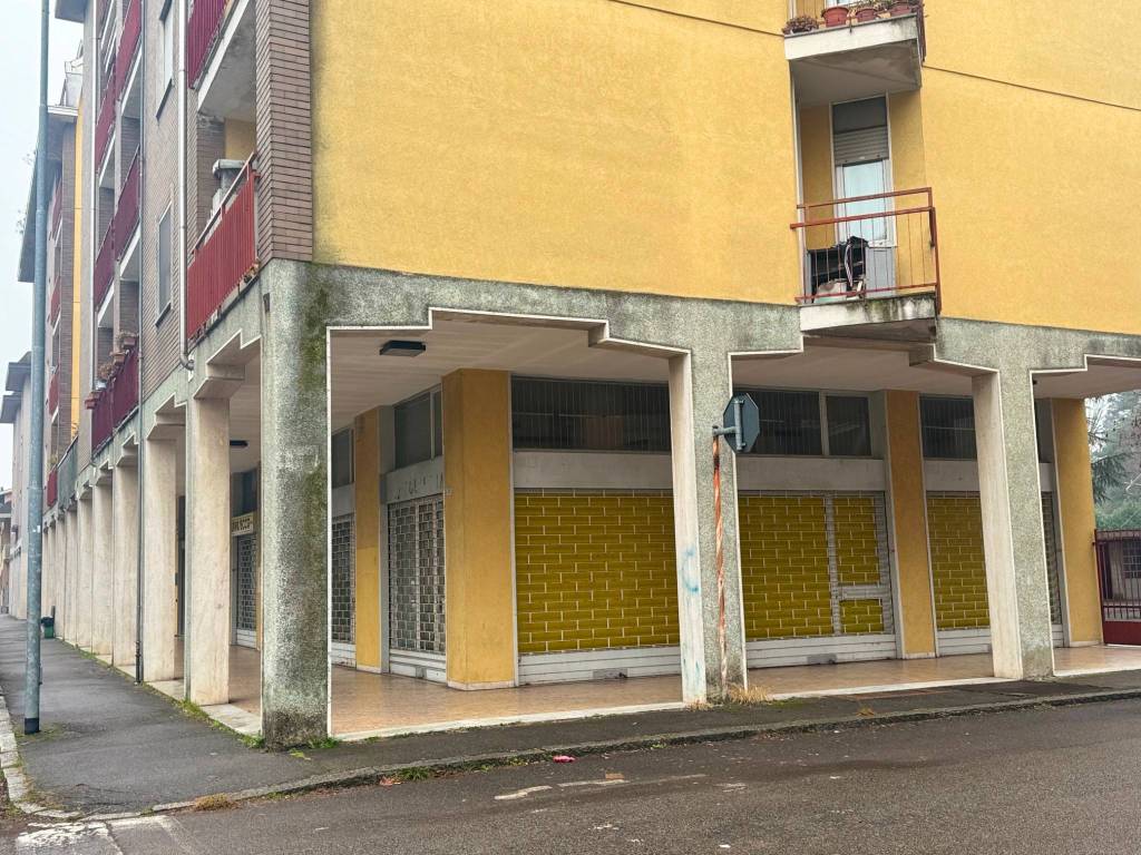 Immobile a Busto arsizio in Viale Giotto, 11 - Foto 4