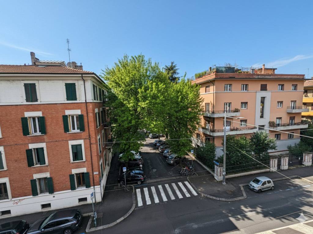 Appartamento a Bologna in Via Adolfo Albertazzi, 6 - Foto 2
