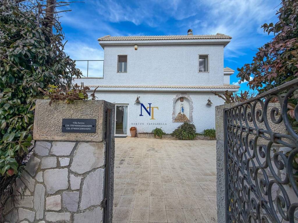 Villa a Ceglie messapica in CONTRADA ULMO 6 - Foto 4