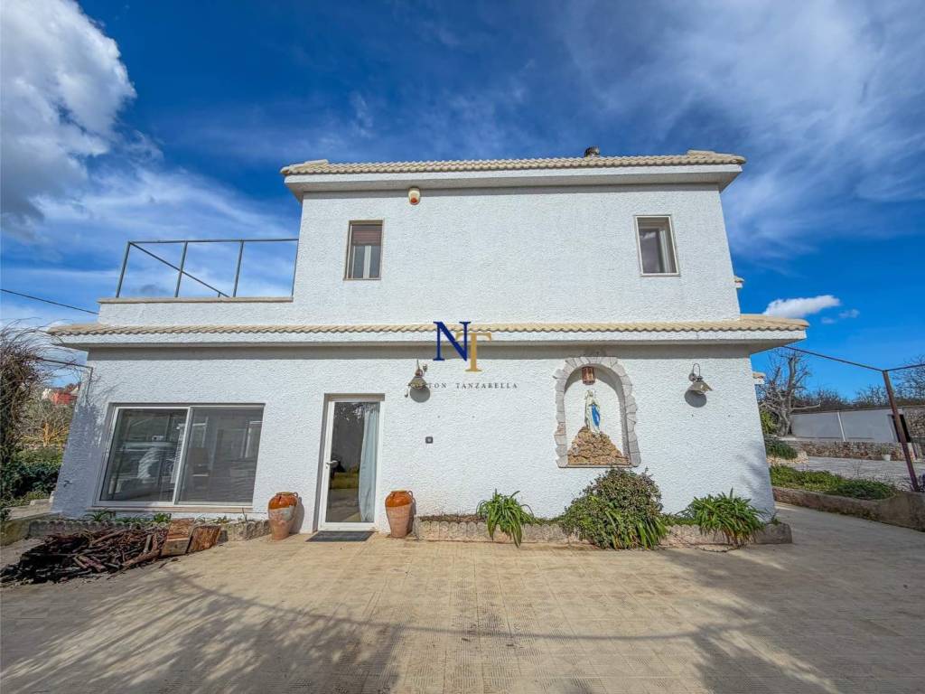 Villa a Ceglie messapica in CONTRADA ULMO 6 - Foto 5