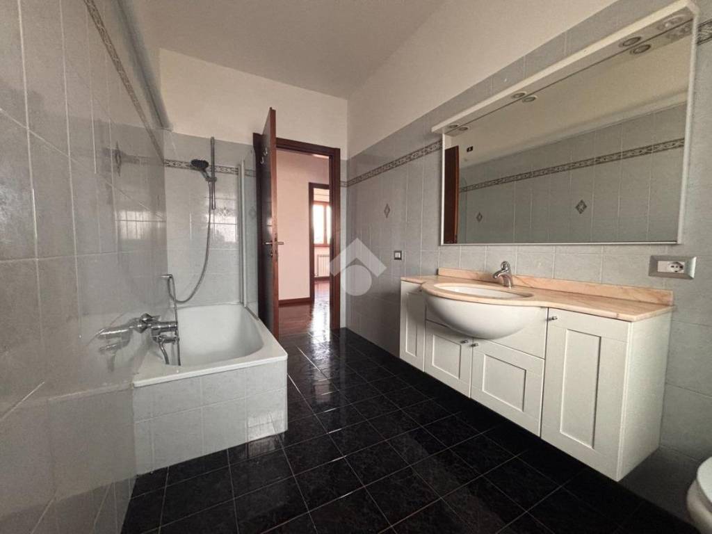 Appartamento a Legnano in Via Torino, 12 - Foto 5