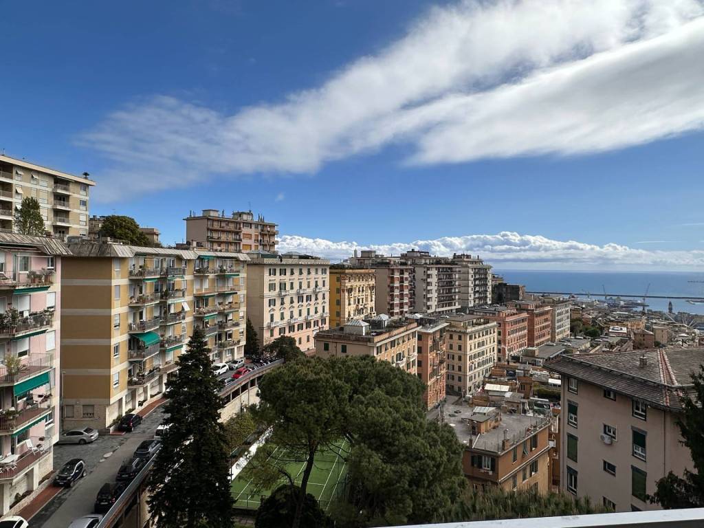 Appartamento a Genova in Via Piaggio, 20 - Foto 2