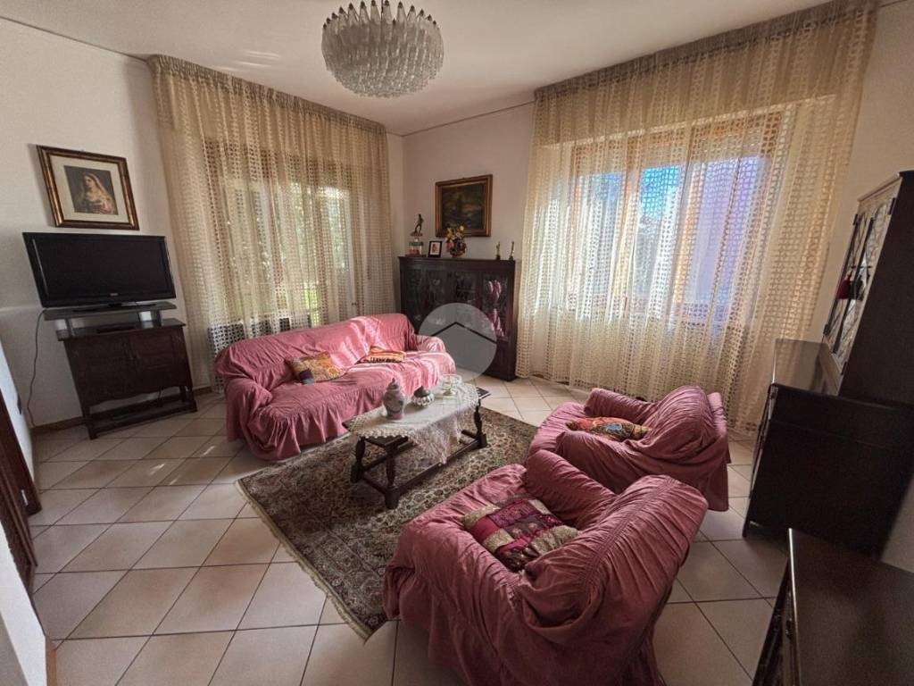 Casa indipendente a Fano in Via Papa Giovanni XXIII, 17 - Foto 3