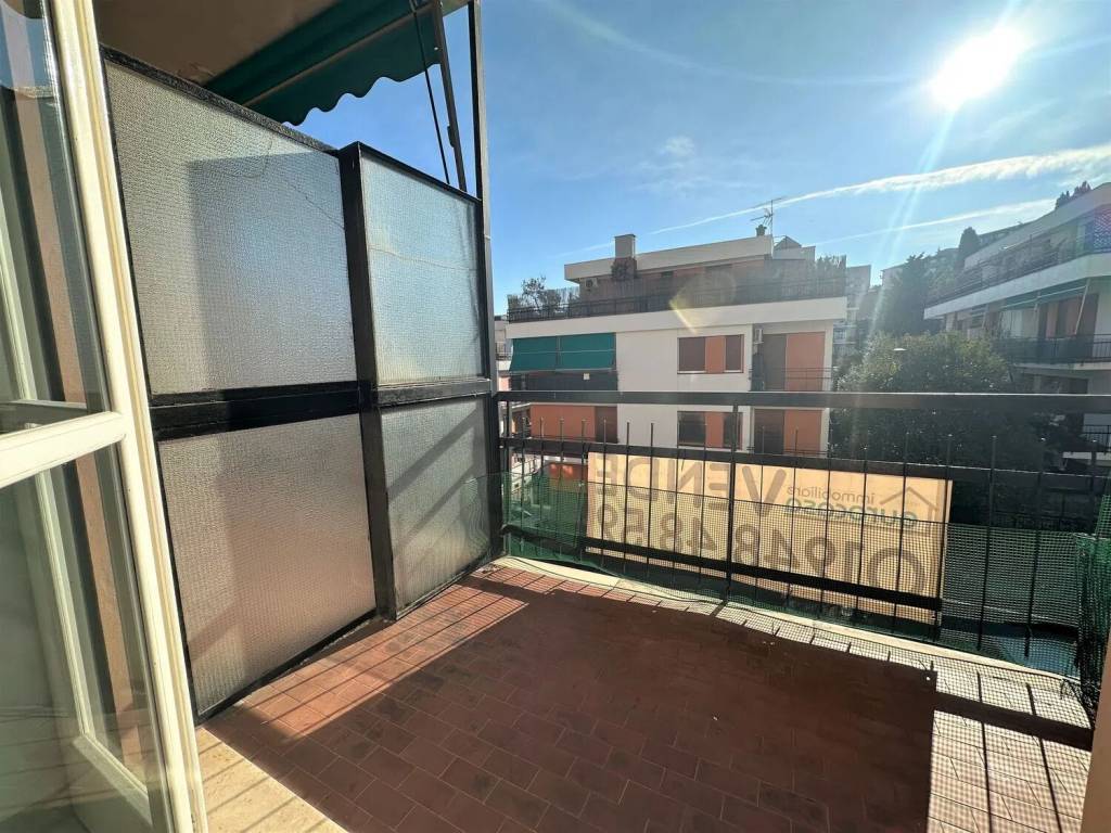 Appartamento a Albissola marina in Piazzale Piemonte - Foto 4