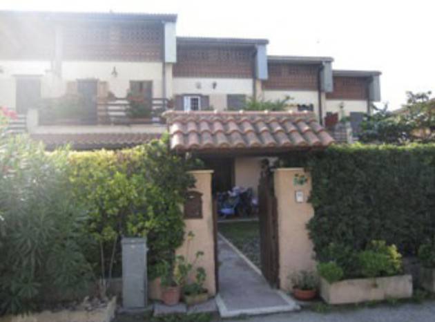 Villetta a schiera a Fiumicino in Via Sant'Agata di Militello - Foto 2