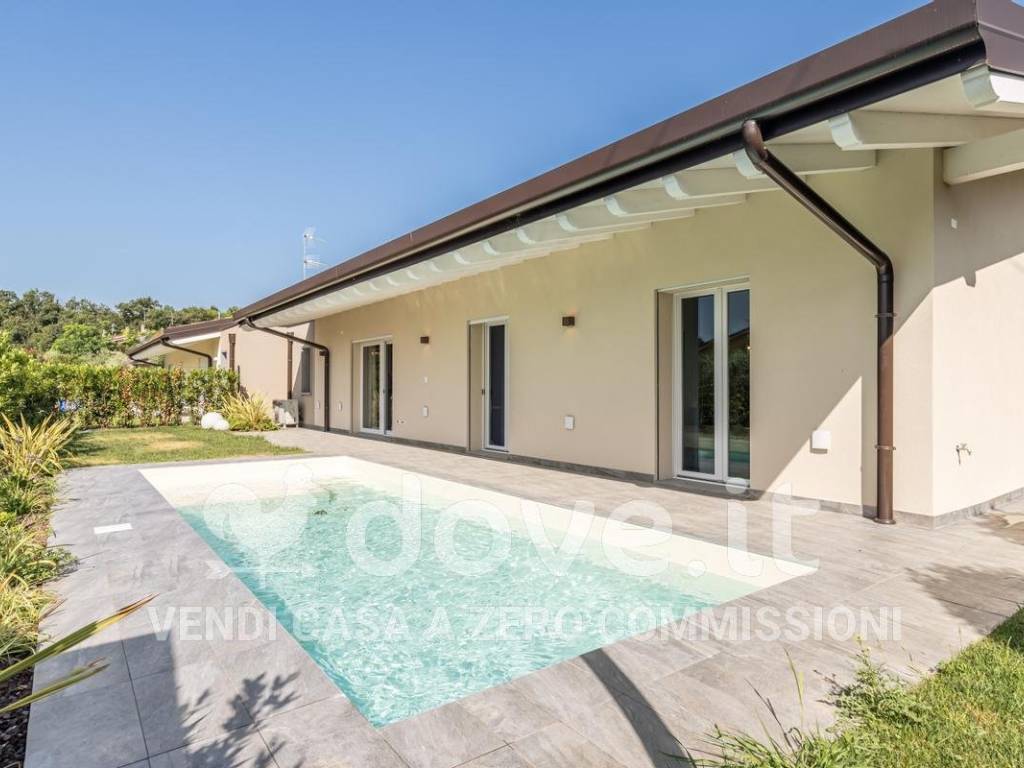 Villa a Castiglione delle stiviere in Via Lonato, 110 - Foto 3