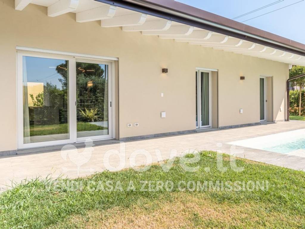 Villa a Castiglione delle stiviere in Via Lonato, 110 - Foto 4