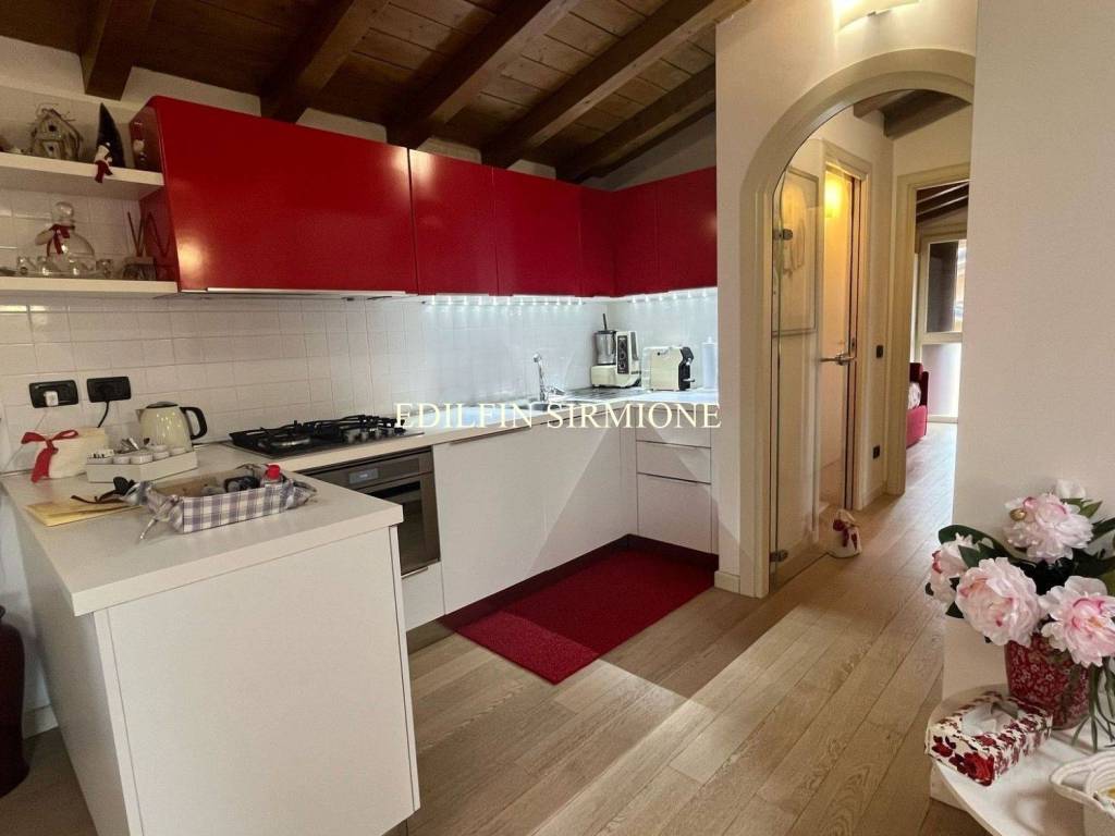 Appartamento a Sirmione in Viale Giacomo Matteotti, 13 - Foto 4