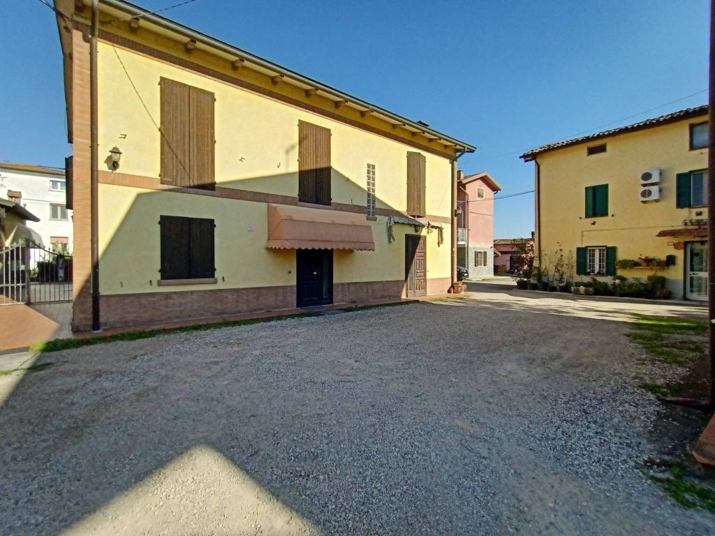 Casa indipendente a Camposanto in Via Panaria Ovest, 77 - Foto 2