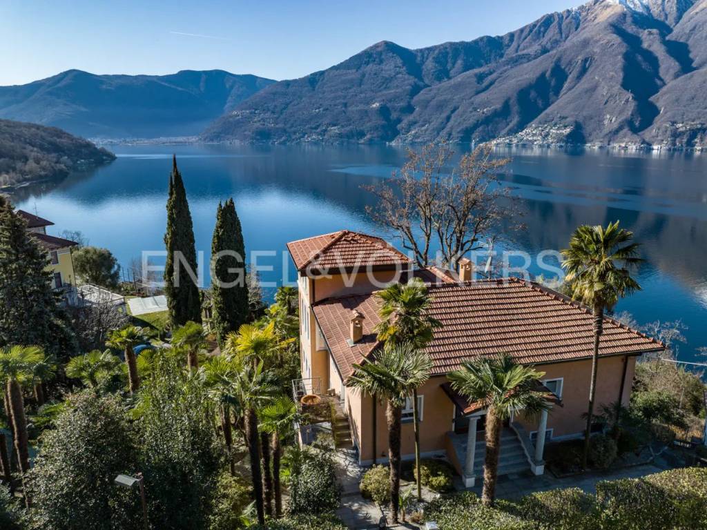 Villa a Maccagno con pino e veddasca in Viale Alexander Fleming, 8 - Foto 2
