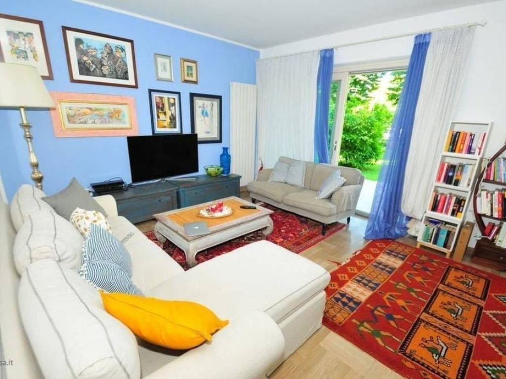 Villa a Pietrasanta in Via Piave, 49 - Foto 2