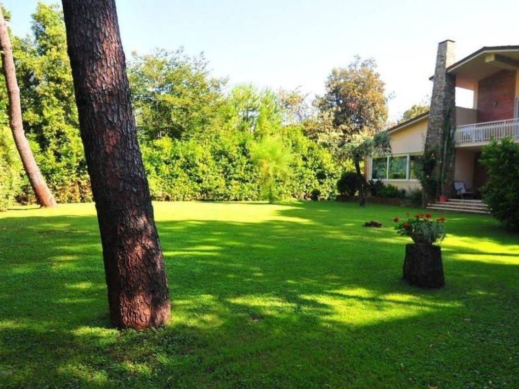 Villa a Pietrasanta in Via Piave, 49 - Foto 4
