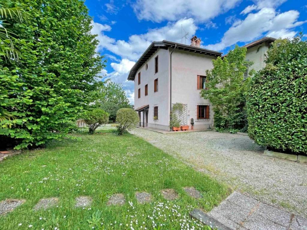 Villa a Tradate in Via Publio Virgilio Marone, 7 - Foto 2