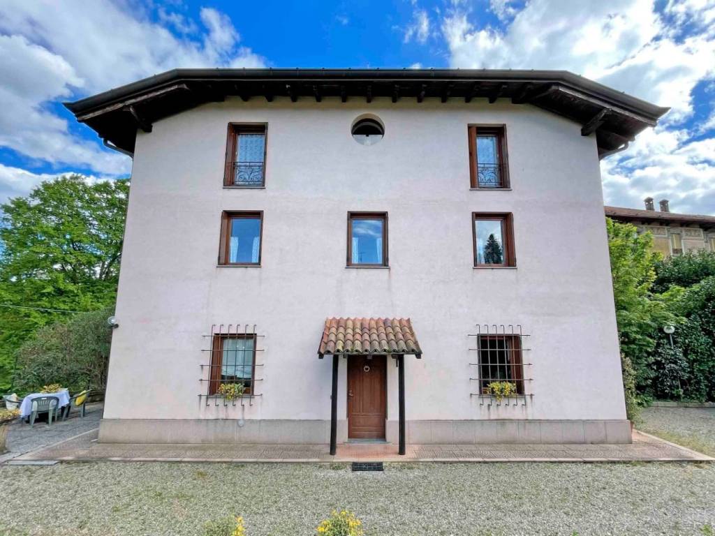 Villa a Tradate in Via Publio Virgilio Marone, 7 - Foto 4