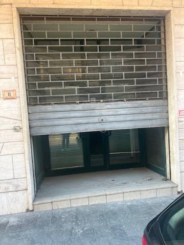 Box / garage a Alba adriatica in Viale della Vittoria, 9 - Foto 2