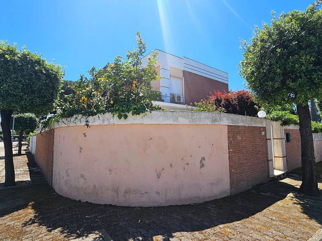 Villa a Sabaudia in Via Zeffiro, 20 - Foto 2