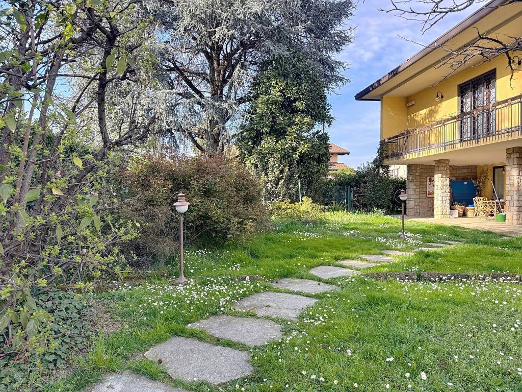 Villa a Robbiate in Viale Giacomo Matteotti, 19 - Foto 3