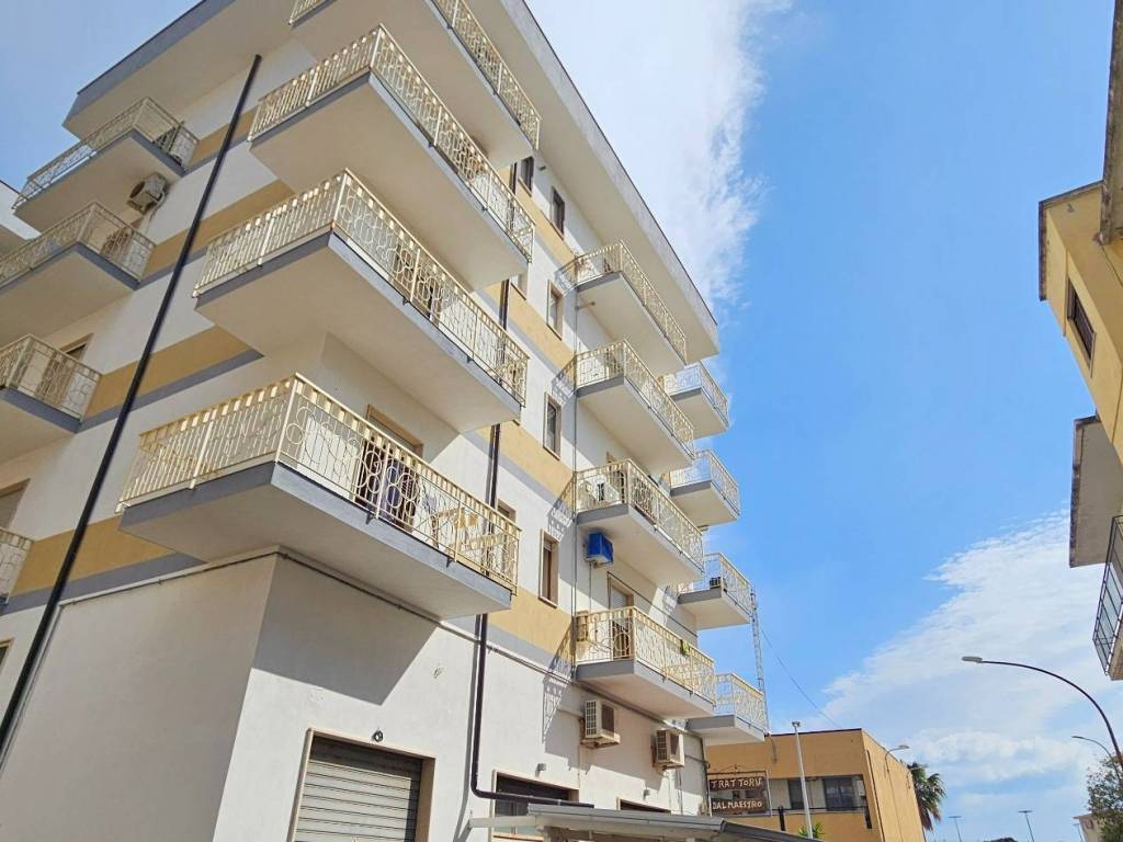 Appartamento a Soverato in Via Vittorio Veneto, 47 - Foto 2