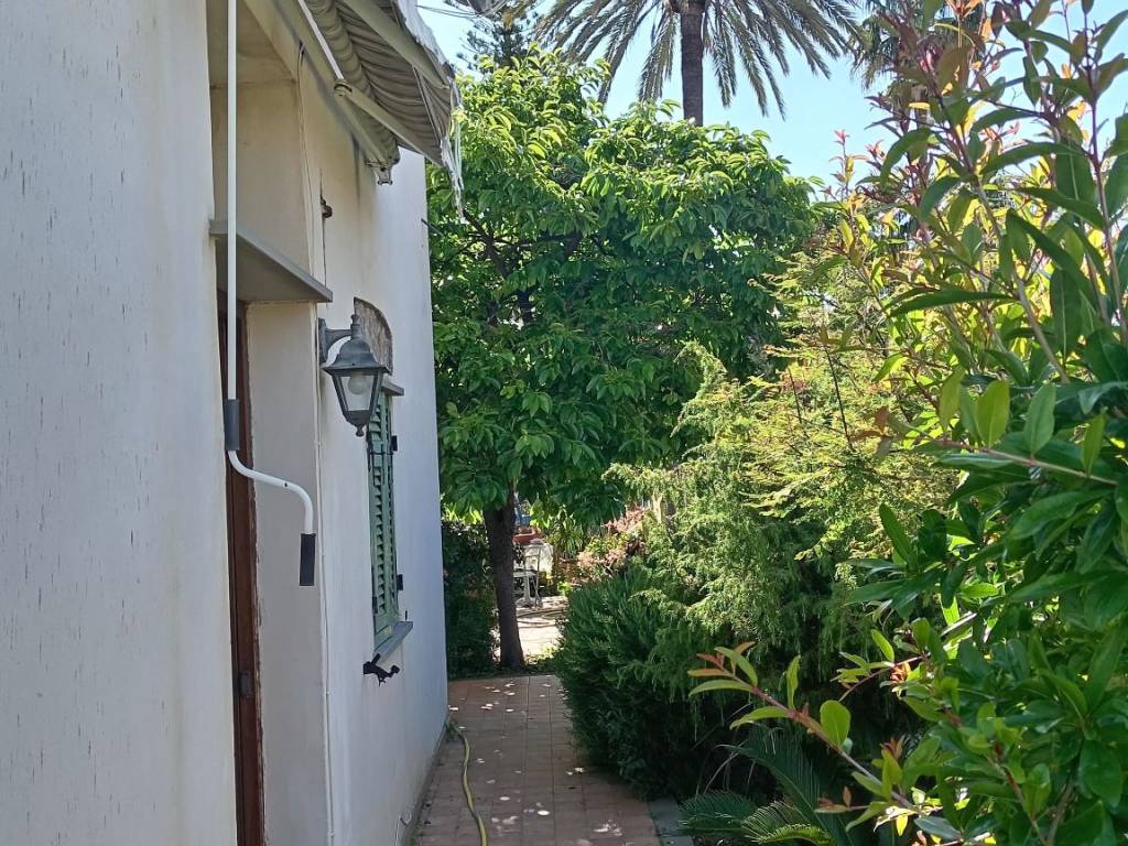 Villa a Taggia in Via Cristoforo Colombo - Foto 5