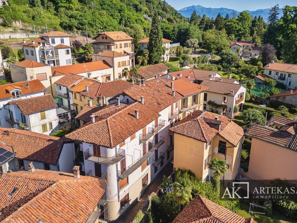 Palazzo / stabile a Belgirate in Via Elena Conelli, 27 - Foto 3