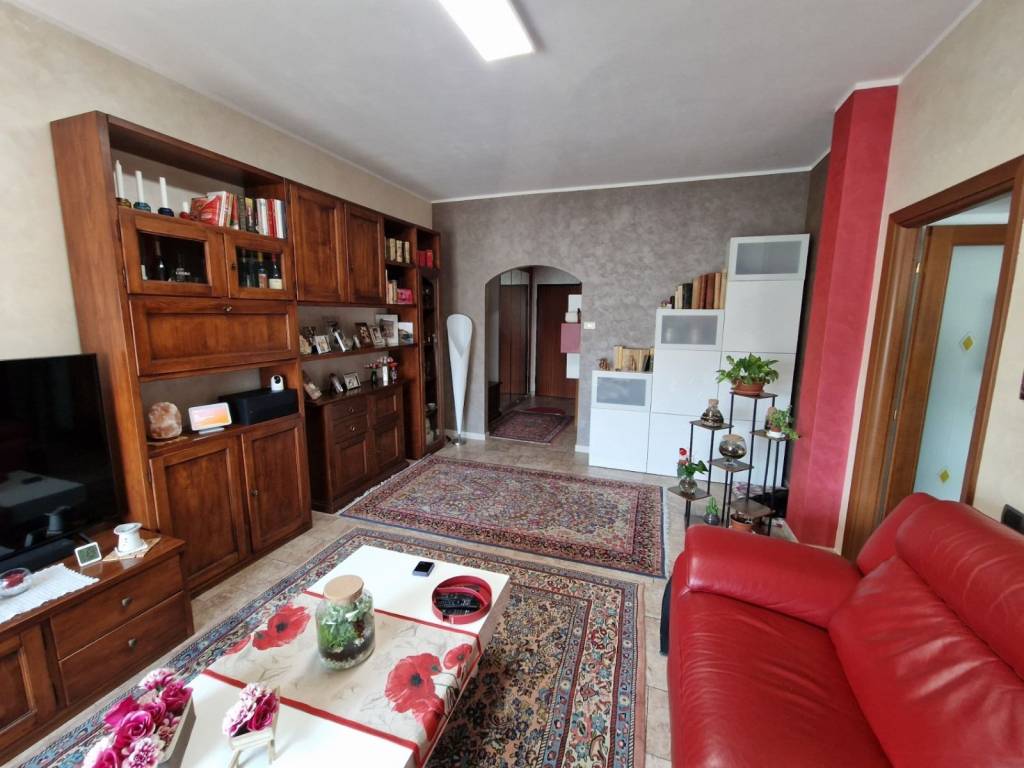 Appartamento a Castronno in Via Campo dei Fiori - Foto 2