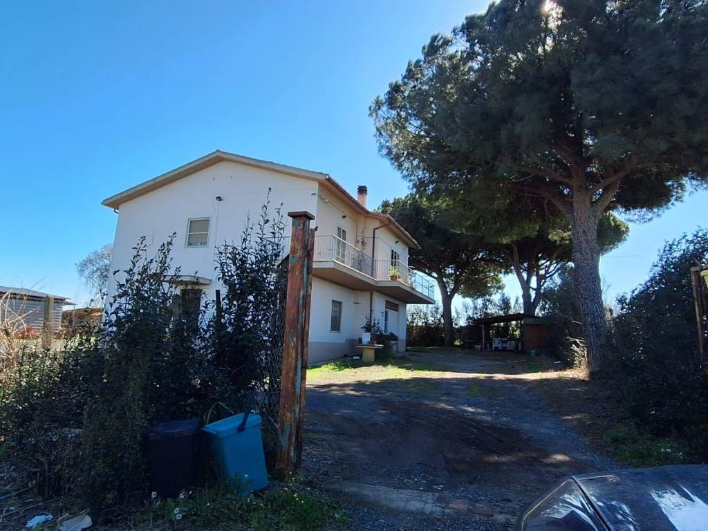 Rustico / casale a Tarquinia in Riva dei Tarquini - Foto 3