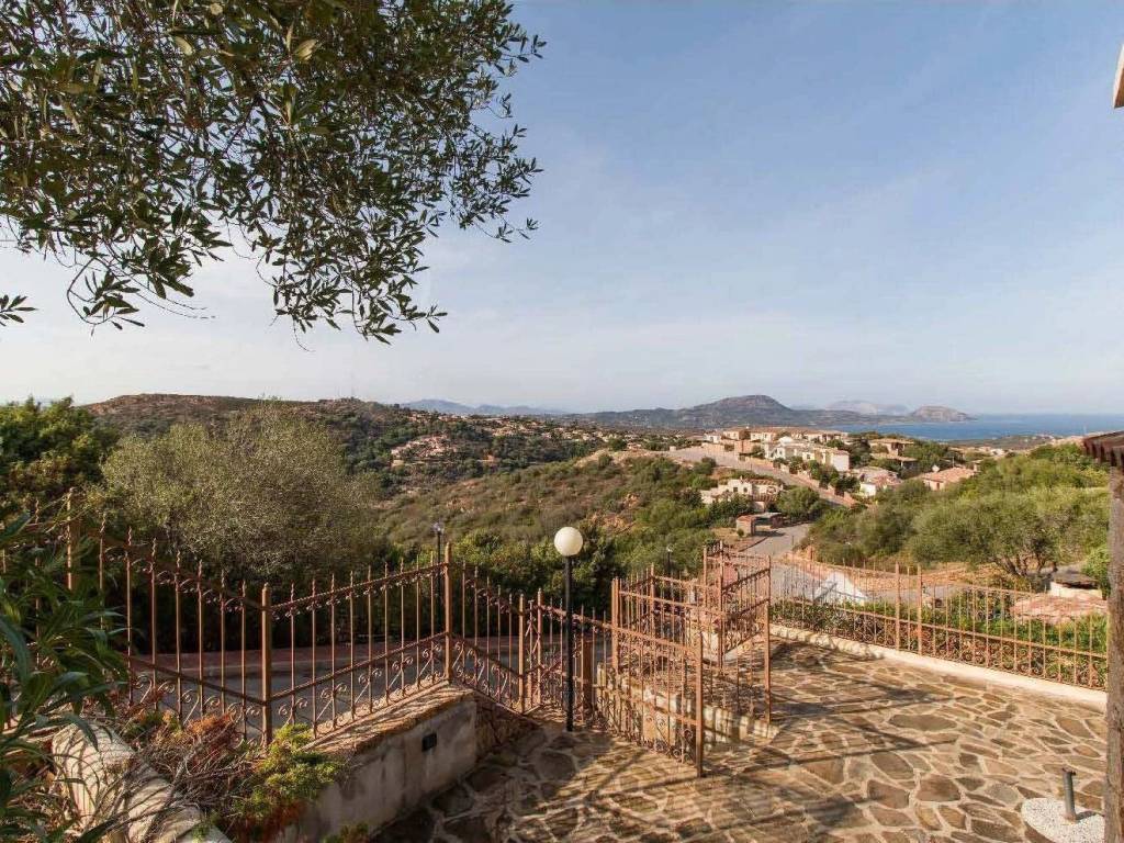 Villa a Loiri porto san paolo in VIA SANDRO PERTINI - Foto 3