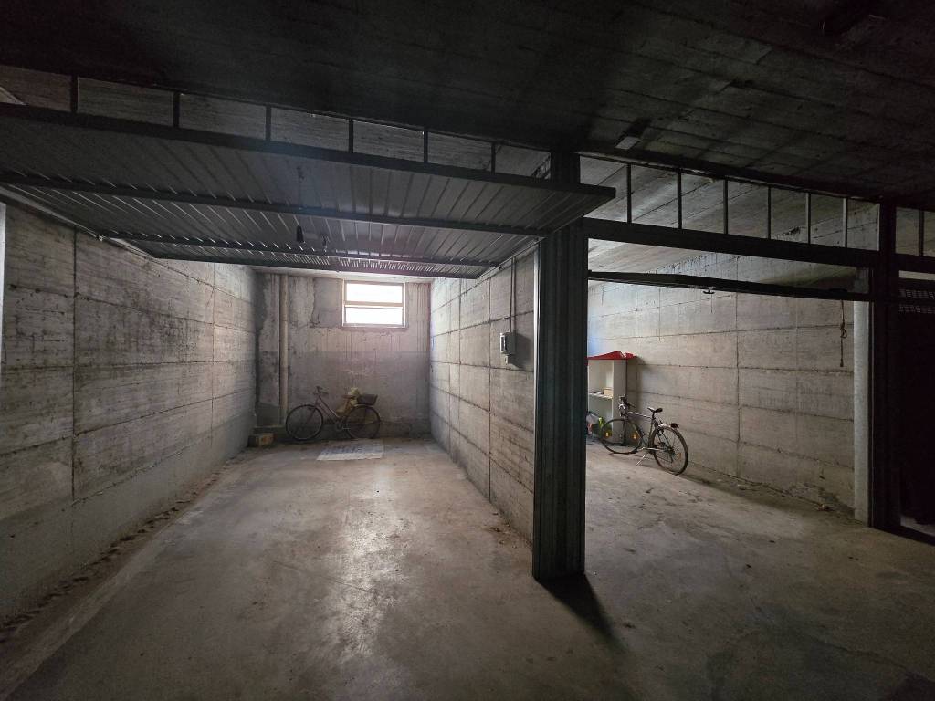 Box / garage a Biella in Via Trieste, 8 - Foto 2