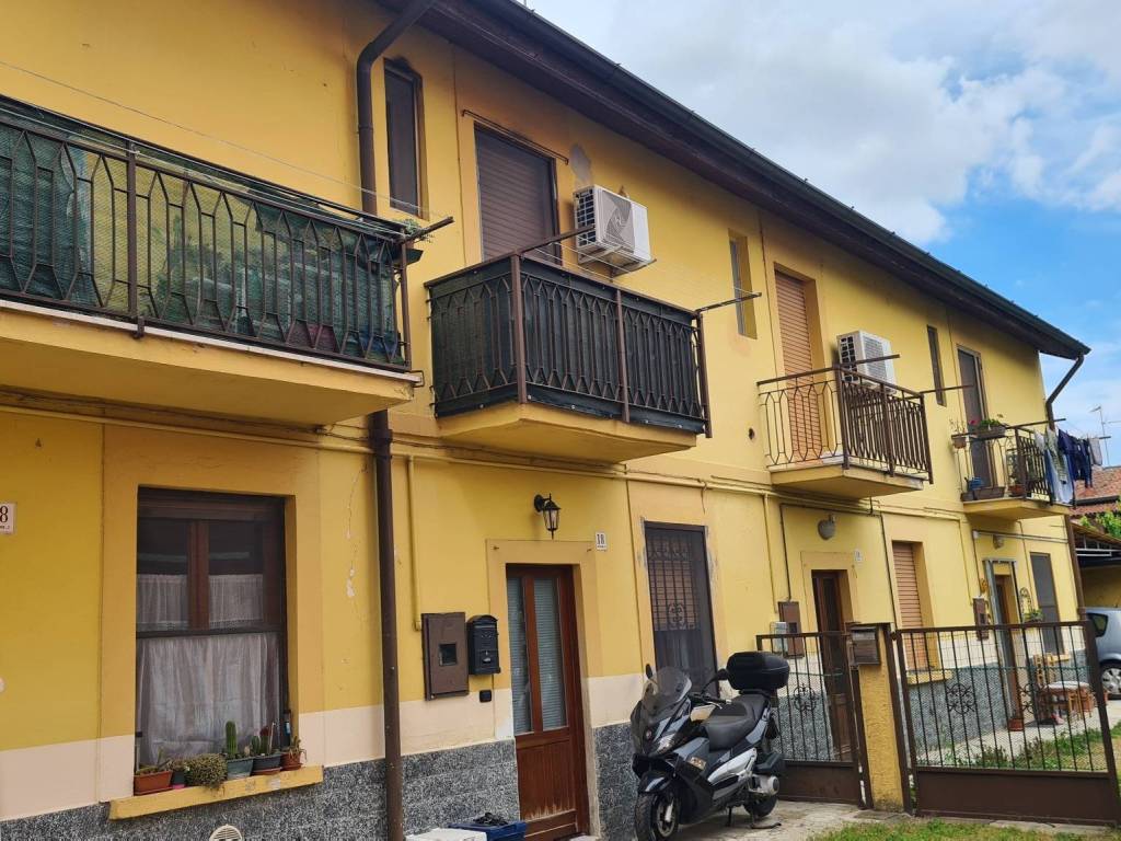 Casa indipendente a Rosate in Via Camillo Benso di Cavour, 18 - Foto 3