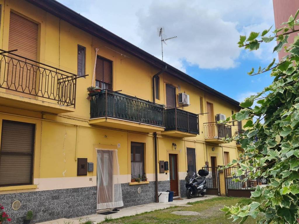Casa indipendente a Rosate in Via Camillo Benso di Cavour, 18 - Foto 5