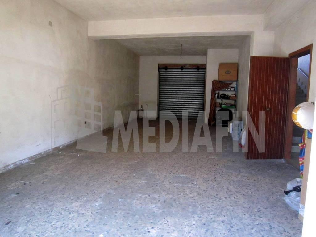 Immobile a Corigliano-rossano in VIALE SANT'ANGELO, 161 - Foto 4