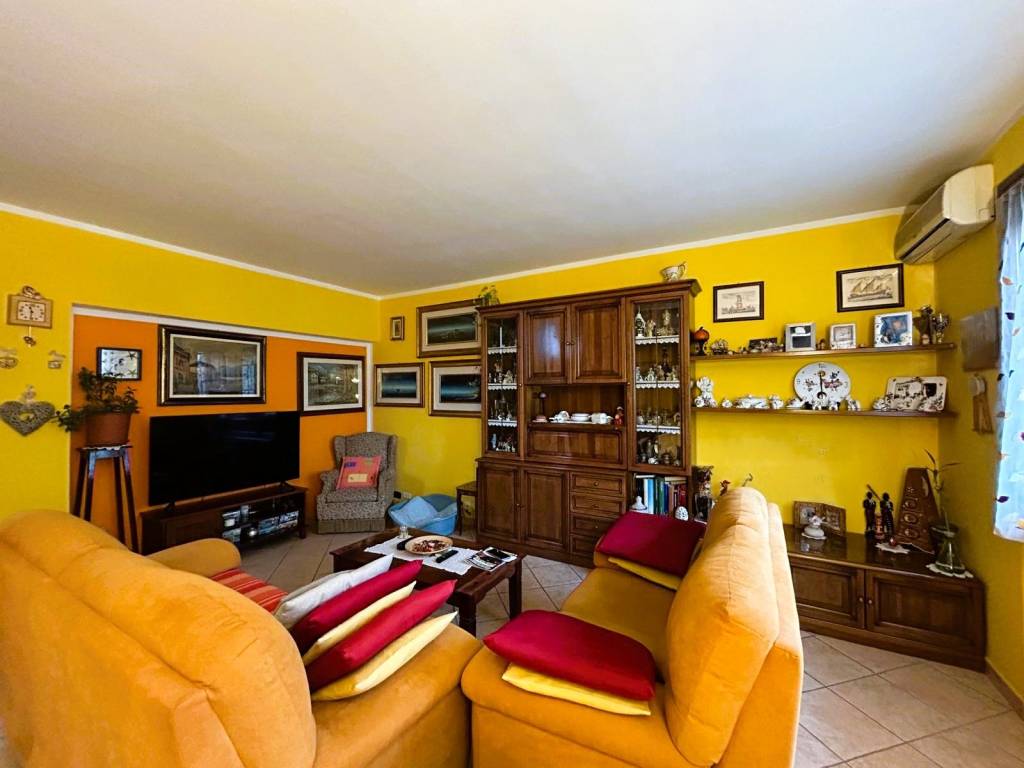 Villa a Lodi vecchio in Via Giosuè Carducci, 17 - Foto 2
