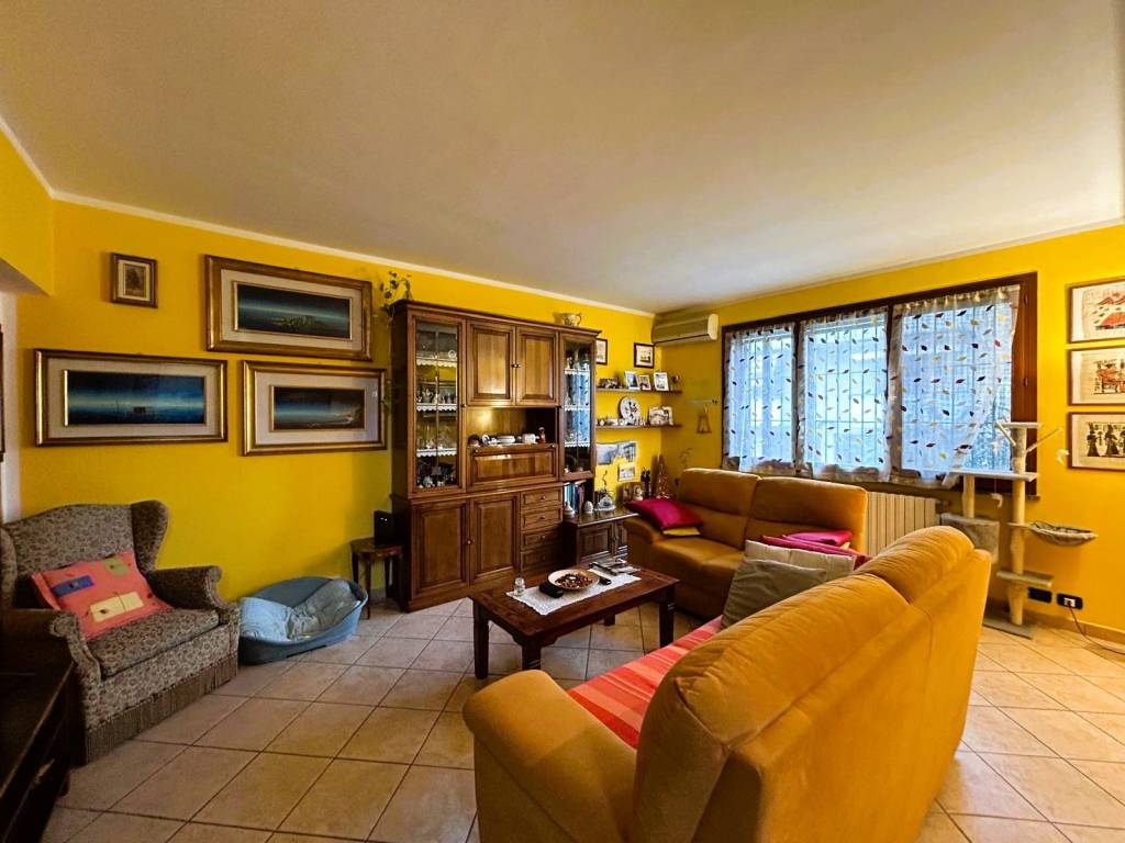 Villa a Lodi vecchio in Via Giosuè Carducci, 17 - Foto 4
