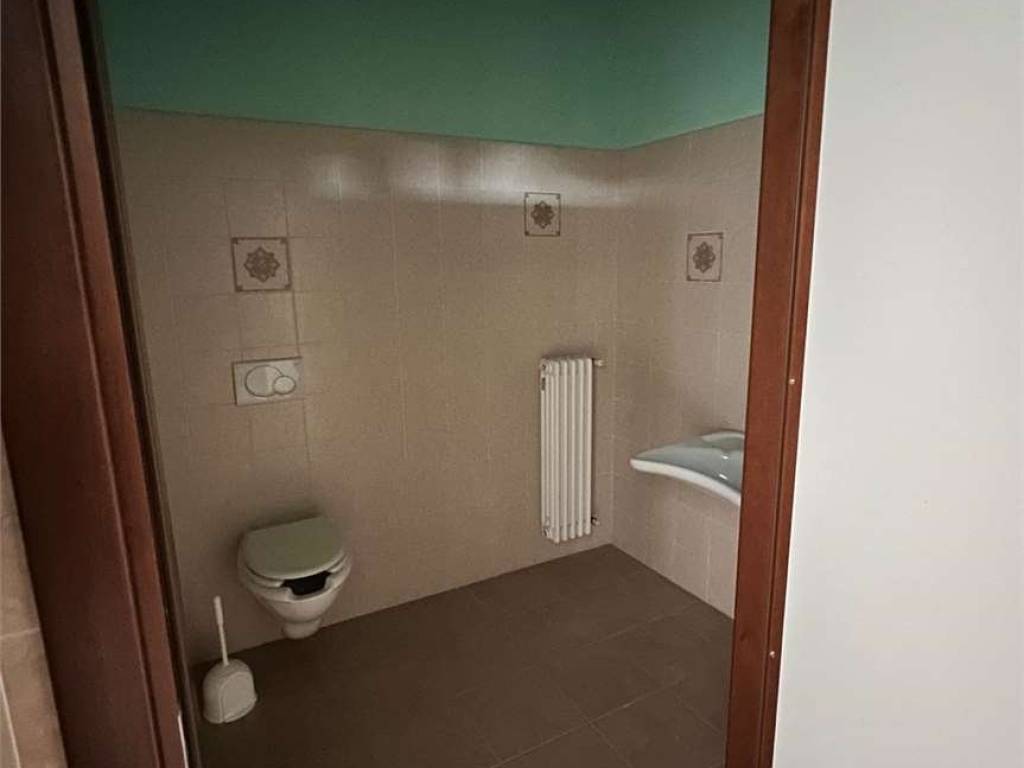 Immobile a Bagnolo san vito in VIA DI VITTORIO, 21 - Foto 3