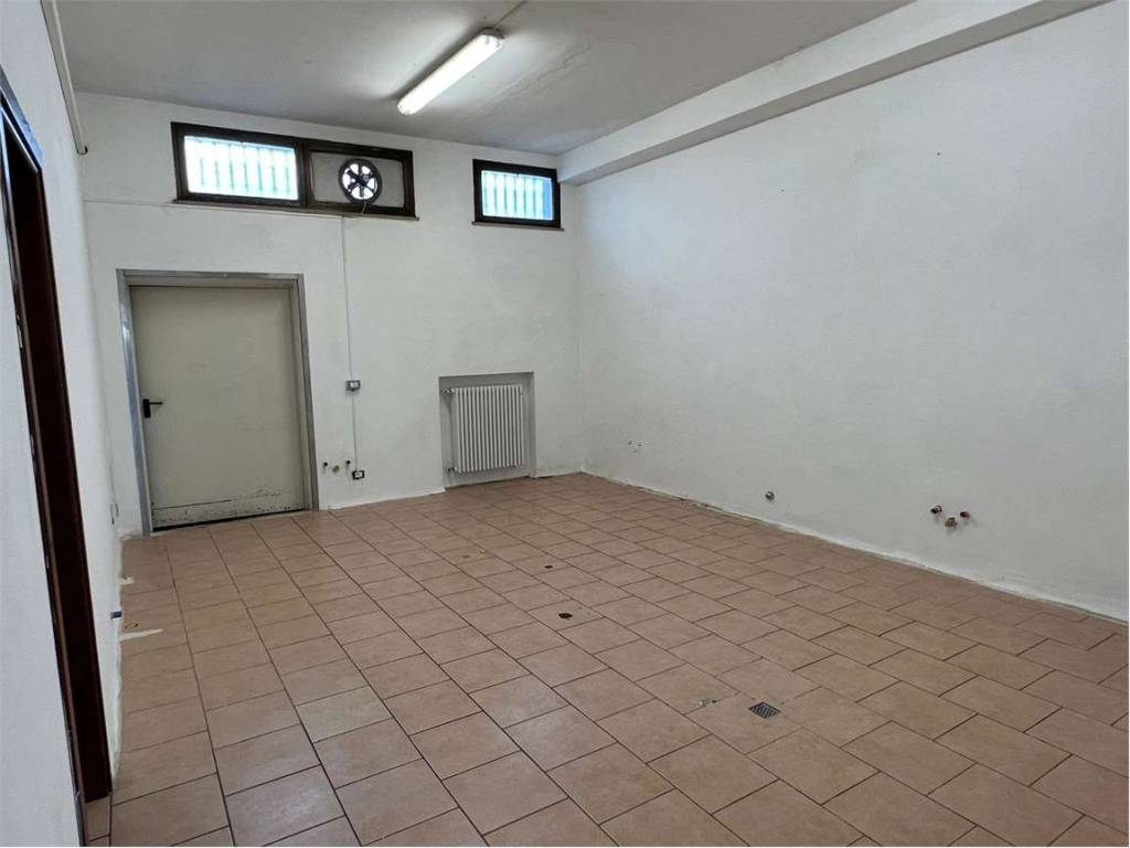 Immobile a Bagnolo san vito in VIA DI VITTORIO, 21 - Foto 4